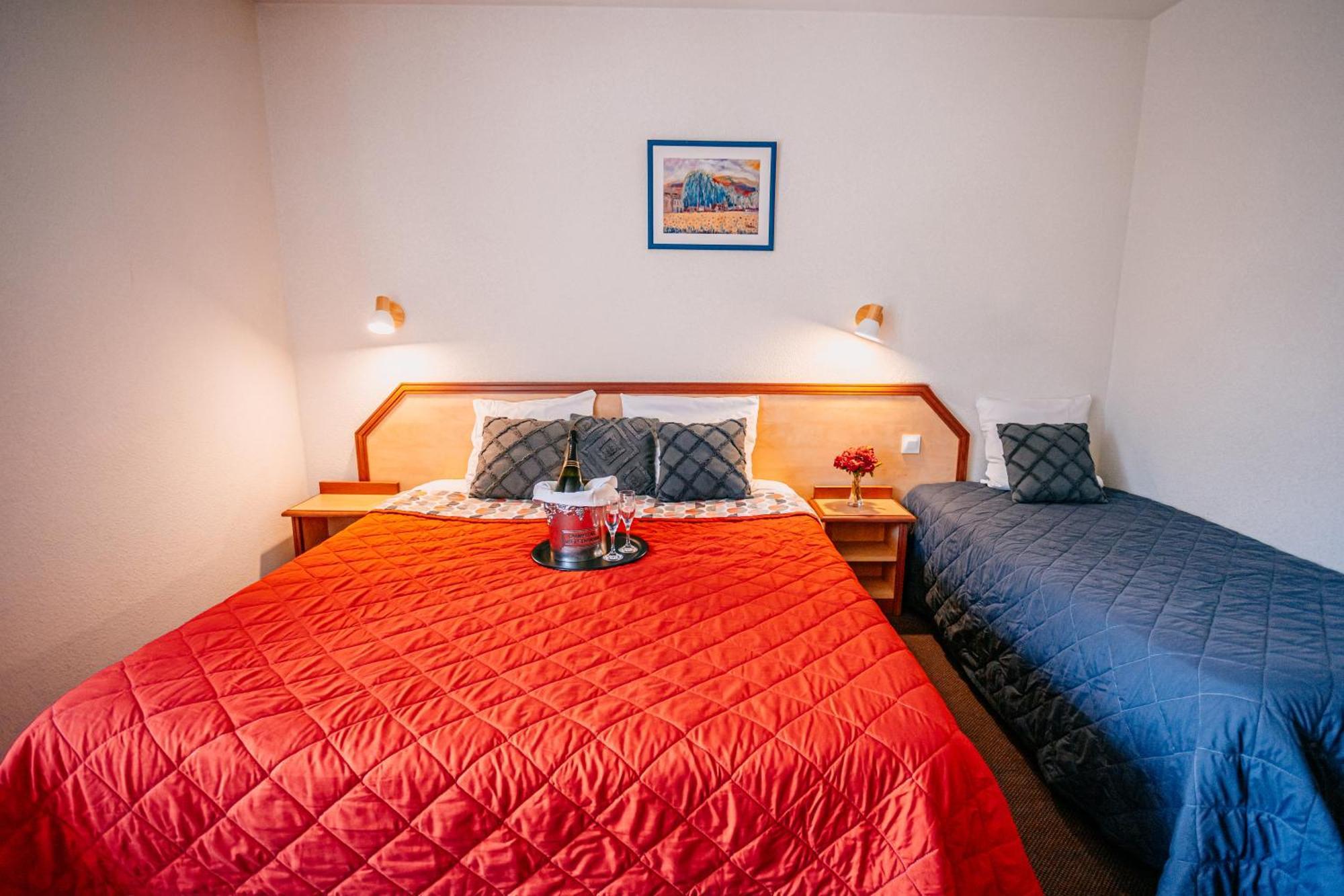 Hotel Le Montaigu Luz-Saint-Sauveur Bagian luar foto