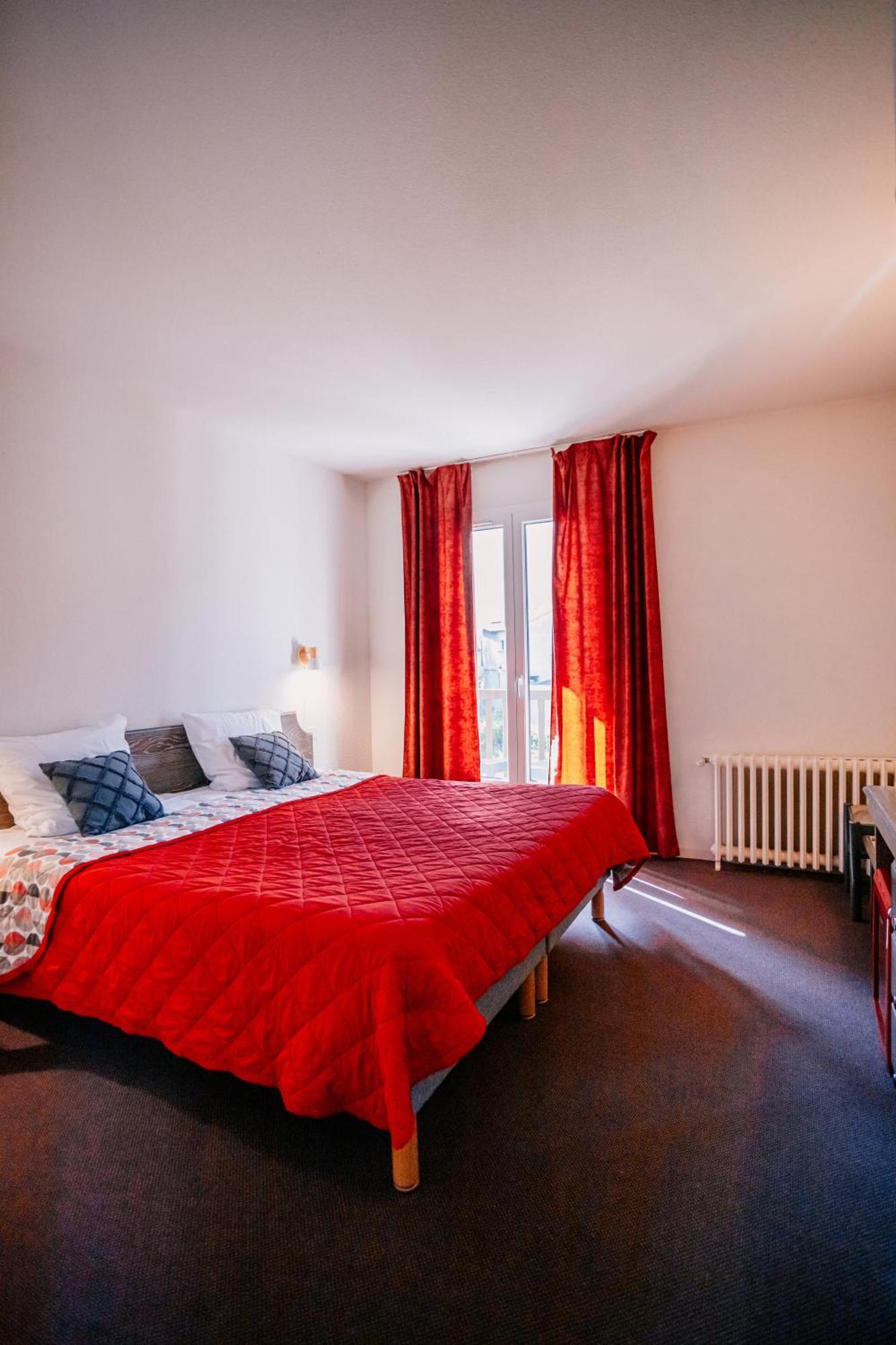 Hotel Le Montaigu Luz-Saint-Sauveur Bagian luar foto