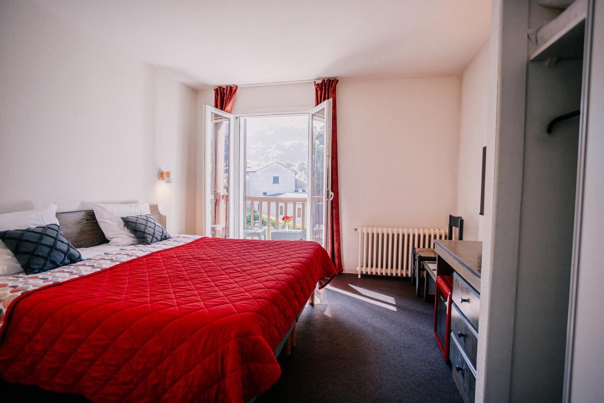 Hotel Le Montaigu Luz-Saint-Sauveur Bagian luar foto